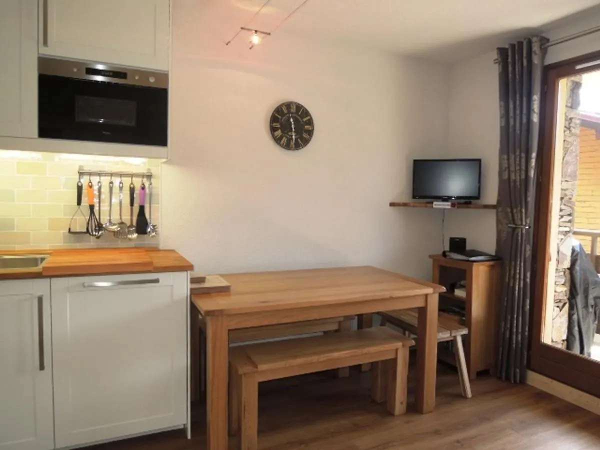 Chalet Cosy Pour 4 Pers. Avec Balcon A Chatel - Fr-1-198-159